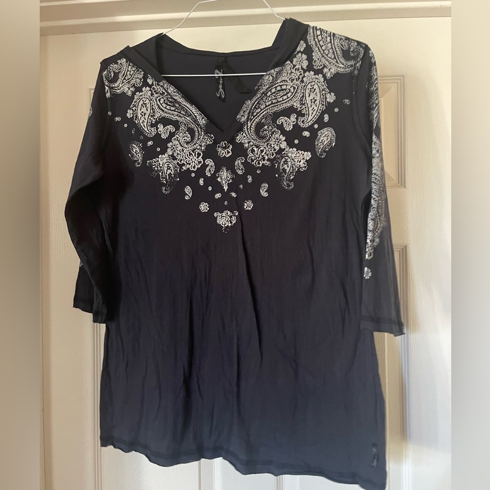 Dark blue long sleeve v neck with hood shirt. Size XL